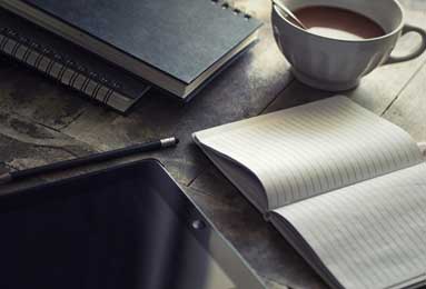 姚明回忆新秀赛季火箭往事：是什么让老猫抱头向老队友道歉？