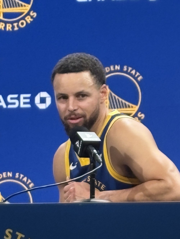 bsport体育官网入口-库里：开局慢热投不进无需纠结 防守稳住了局面&amp;巴特勒带队追分