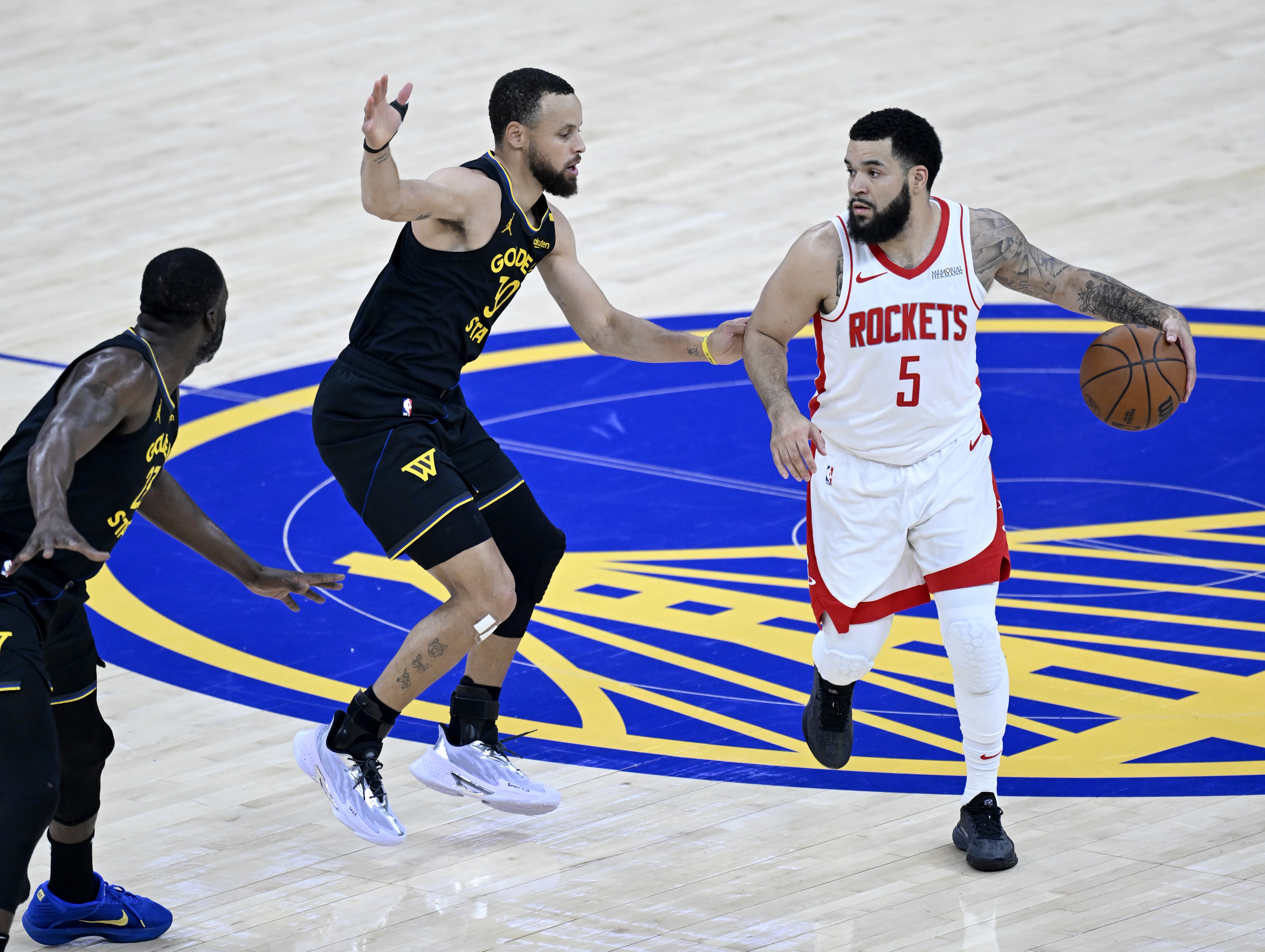 bsport体育官网入口-老范：不懂为何库里从不管追梦的脾气 可能库里也有想法但他不说