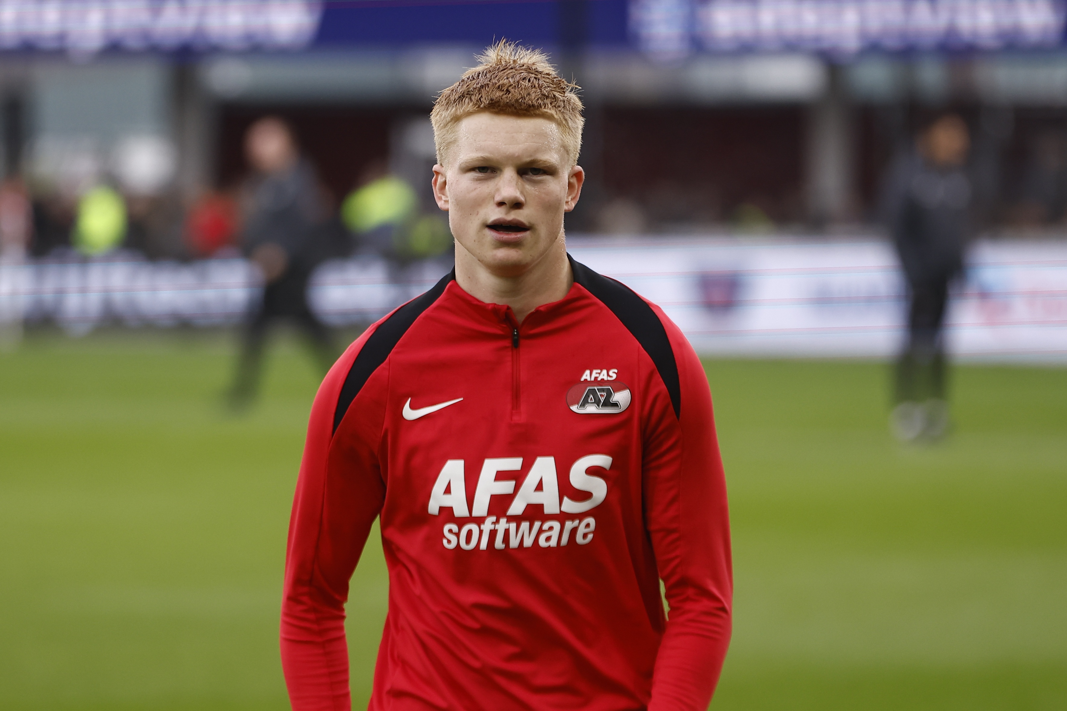 b体育官方下载-科曼：斯米特的传球、无球跑动、大局观，确实和佩德里有相似之处