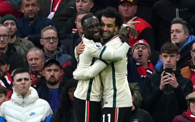 b体育官方下载-【英超】萨拉赫帽子戏法 曼联0比5惨遭利物浦屠杀