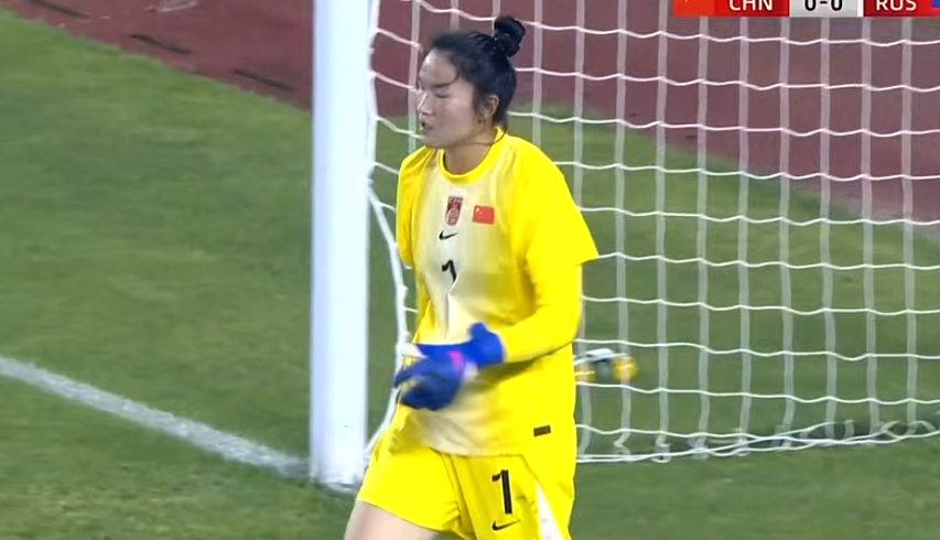 bsports-超级巨大失误！潘红艳目送世界波，传中变吊射，4战俄罗斯均丢球